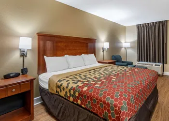 Econo Lodge Cordele hotel thumbnail 5