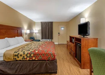 Econo Lodge Cordele hotel thumbnail 6