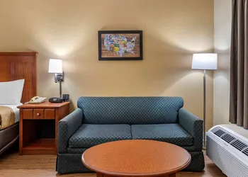 Econo Lodge Cordele hotel thumbnail 8