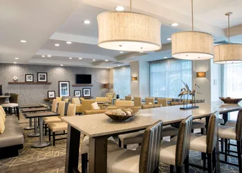 Hampton Inn by Hilton Hallandale Beach Aventura hotel thumbnail 2
