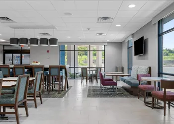 Hampton Inn Front Royal hotel thumbnail 4