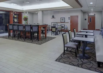 Hampton Inn Woodbridge hotel thumbnail 4