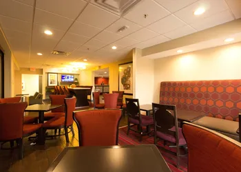 Hampton Inn Columbus-South hotel thumbnail 4