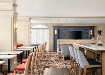 Hampton Inn & Suites Newport/Middletown hotel thumbnail 3