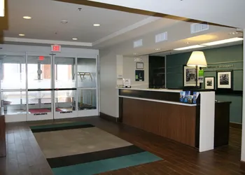 Hampton Inn Shreveport Airport hotel thumbnail 2