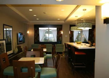 Hampton Inn Shreveport Airport hotel thumbnail 3