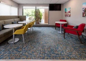 Hampton Inn Commerce hotel thumbnail 3