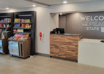 Hampton Inn Commerce hotel thumbnail 5