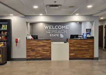 Hampton Inn Commerce hotel thumbnail 6