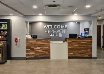 Hampton Inn Commerce hotel thumbnail 6