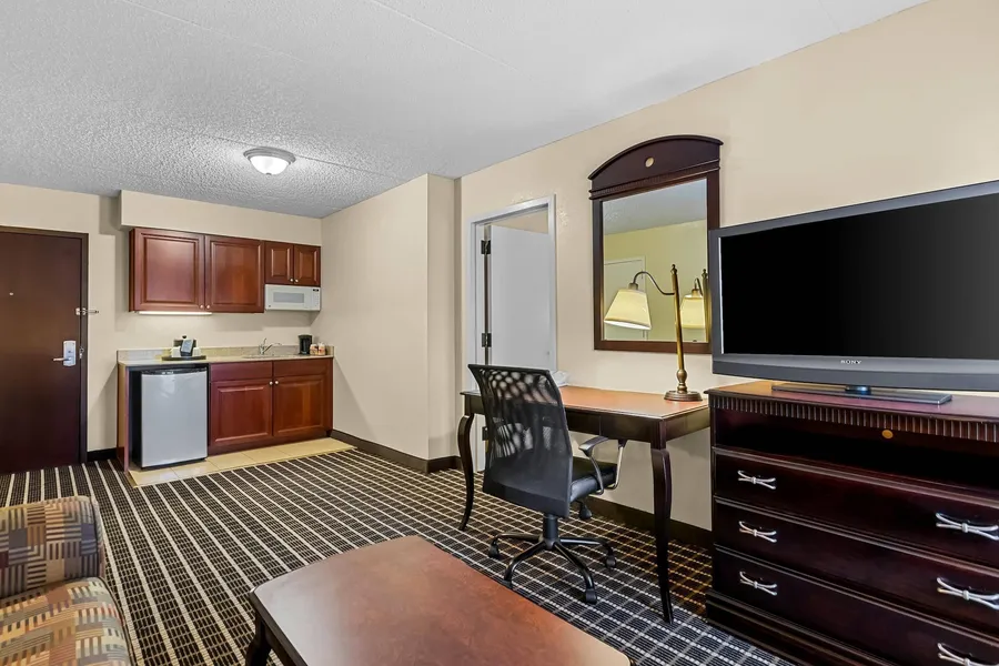 Comfort Inn & Suites Somerset - New Brunswick hotel detail image 6
