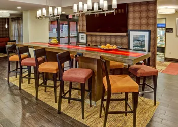 Hampton Inn Houston Baytown hotel thumbnail 2