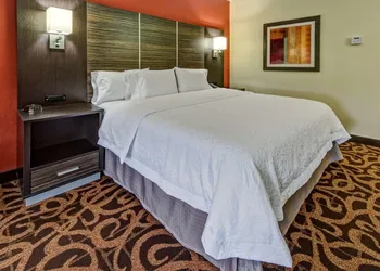 Hampton Inn Houston Baytown hotel thumbnail 6