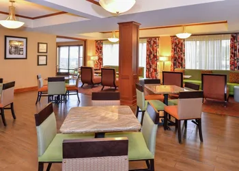 Hampton Inn Martinsburg hotel thumbnail 2