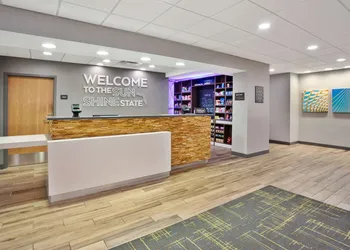 Hampton Inn & Suites Tampa East (Casino Area) hotel thumbnail 2