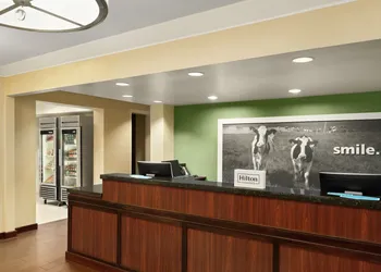 Hampton Inn Portland-Airport hotel thumbnail 5