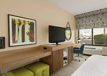 Hampton Inn Portland-Airport hotel thumbnail 7