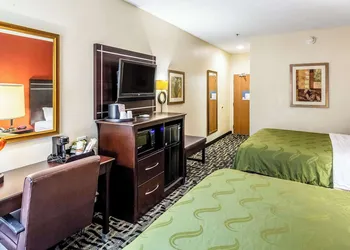 Quality Inn Texas City I-45 hotel thumbnail 6