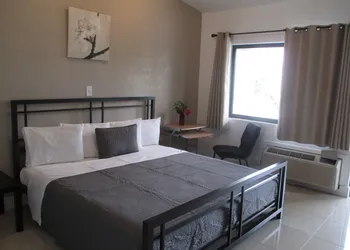 Shalimar Motel hotel thumbnail 6