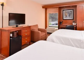 McKnight Hotel hotel thumbnail 8