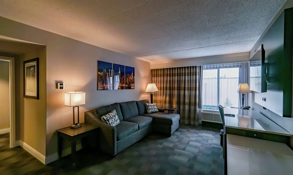 Hampton Inn Carlstadt-At The Meadowlands hotel detail image 6