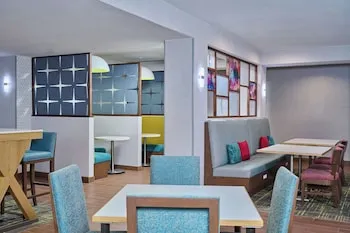 Hampton Inn Anchorage hotel thumbnail 3