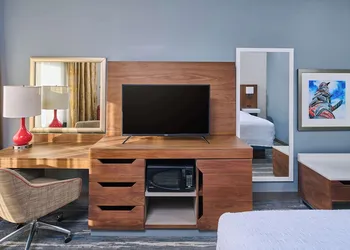 Hampton Inn Anchorage hotel thumbnail 6