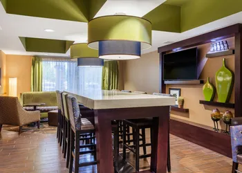 Hampton Inn Sioux Falls hotel thumbnail 2