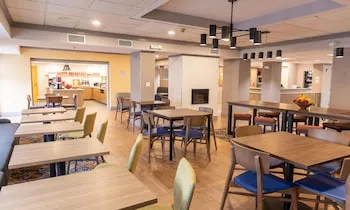 Hampton Inn Williamsport-Downtown hotel thumbnail 2