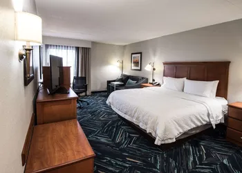 Hampton Inn Louisville-North/Clarksville hotel thumbnail 6