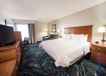 Hampton Inn Louisville-North/Clarksville hotel thumbnail 7