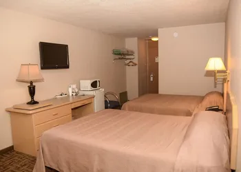 Morden Motor Inn hotel thumbnail 4