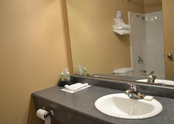 Morden Motor Inn hotel thumbnail 7