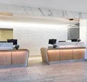Washington Dulles Airport Marriott hotel detail image 3