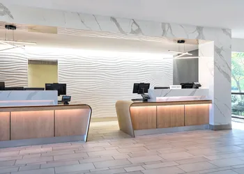 Washington Dulles Airport Marriott hotel thumbnail 3