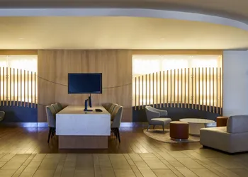 Washington Dulles Airport Marriott hotel thumbnail 5