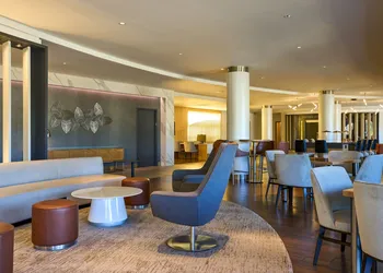 Washington Dulles Airport Marriott hotel thumbnail 8