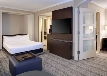 Chicago Marriott Suites O'Hare hotel thumbnail 6