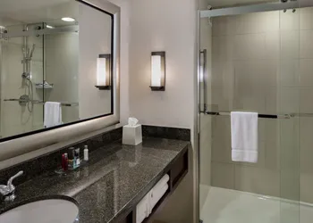 Houston Marriott Westchase hotel thumbnail 8