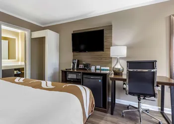 Quality Inn and Suites Pawleys Island SC hotel thumbnail 7