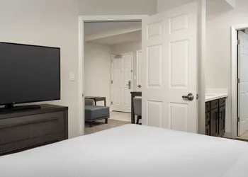 Residence Inn by Marriott Phoenix Airport hotel thumbnail 6