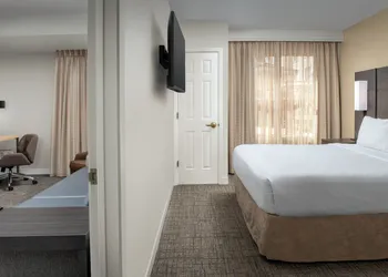 Residence Inn by Marriott Phoenix Airport hotel thumbnail 8