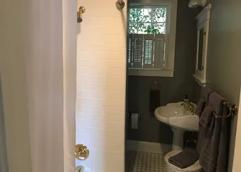 Charles Bass House Bed & Breakfast hotel thumbnail 5