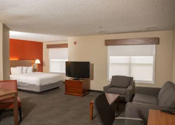 Hawthorn Suites BY Wyndham Erie hotel thumbnail 4