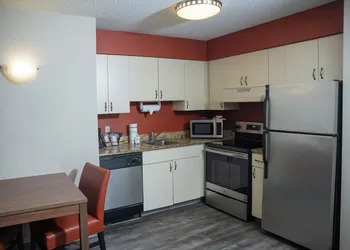 Hawthorn Suites BY Wyndham Erie hotel thumbnail 7