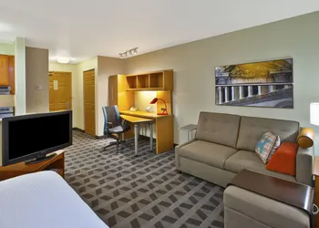 Towneplace Suites By Marriott Detroit Livonia hotel thumbnail 4
