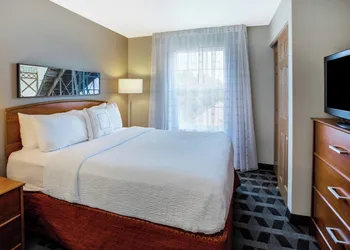 Towneplace Suites By Marriott Detroit Livonia hotel thumbnail 6