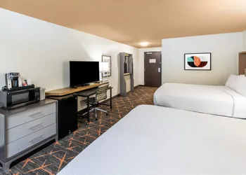 Holiday Inn Hotel & Suites Tulsa South by IHG hotel thumbnail 6