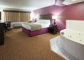 AmericInn by Wyndham Osceola hotel thumbnail 6