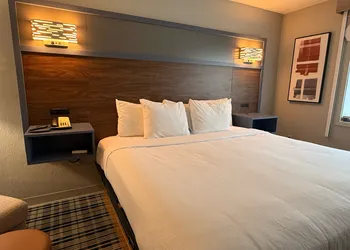 AmericInn by Wyndham Worthington hotel thumbnail 8